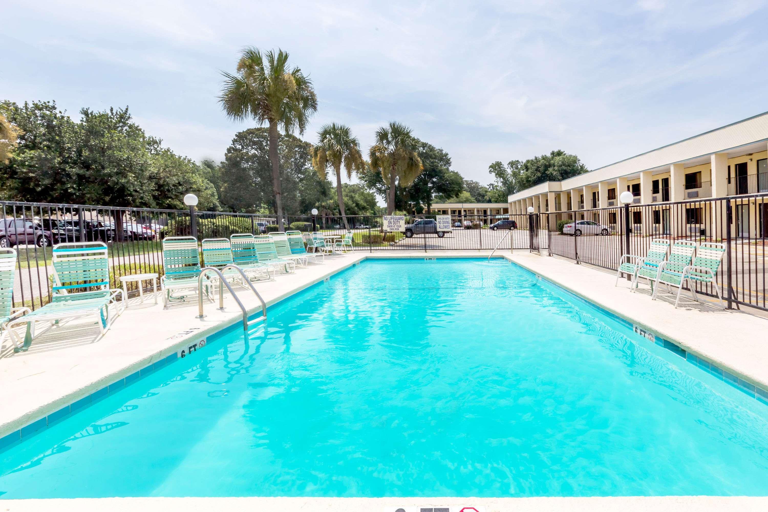Days Inn By Wyndham Little River Exterior foto